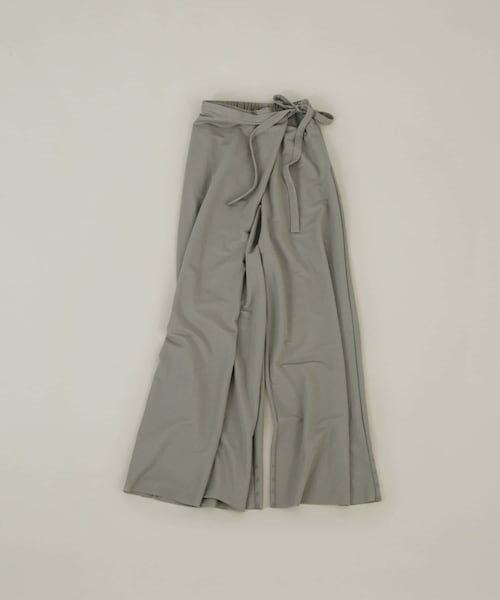 LAATO（ラート）の「wrap cut pants（その他パンツ・レディース・インク/ネズミ/ラクダ・FREE）」の2枚目の写真