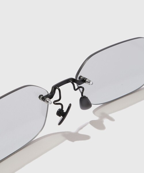 ADAM ET ROPE'（アダムエロペ）の「【A.D.S.R./エーディーエスアール】VATH（サングラス・メンズ・ブラック/シルバー・F）」の8枚目の写真