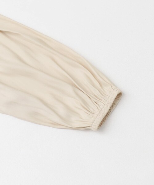 URBAN RESEARCH ROSSO（アーバンリサーチロッソ）の「フリルギャザーブラウス（シャツ/ブラウス・レディース・grape/ivory・FREE）」の5枚目の写真