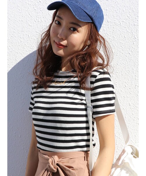 dazzlin（ダズリン）の「【sc】Cherish Tシャツ（Tシャツ/カットソー・レディース・オフホワイト/ピンク/レッド/イエロー/ミックス/グレー・F）」の5枚目の写真