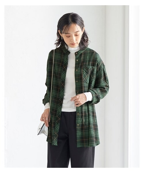 nissen（ニッセン）の「大きいサイズ 柔らか綿混ヘリンボーンバンドカラーゆるシャツ（シャツ/ブラウス・レディース・オフホワイト系チェック/カーキ系チェック/ブルー系ストライプ/黒系ギンガムチェック/ワイン系カラフルチェック/ベージュグレー/ピンクオレンジ/ネイビー系/レンガ系チェック/オフホワイト×ネイビー系チェック/ネイビー系チェック・L~LL相当/3L~4L相当/5L~6L相当/8L~10L相当）」の22枚目の写真