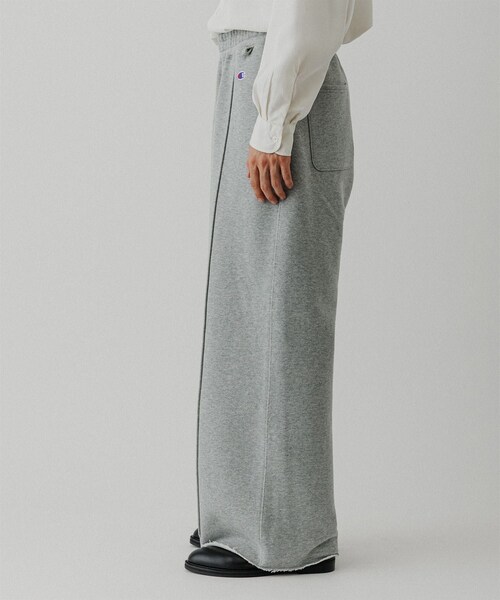 ADAM ET ROPE'（アダムエロペ）の「《別注》【Champion/チャンピオン】WIDE SWEAT PANTS（その他パンツ・メンズ・ブラック/グレー/ライトグレー・L/M/S/XL）」の20枚目の写真