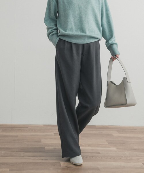 URBAN RESEARCH DOORS(アーバンリサーチドアーズ)の「『UR TECH SMOOTHLUXE』ワイドトラウザー(その他パンツ・レディース・ECRU/CHARCOAL・S/M)」の22枚目の写真