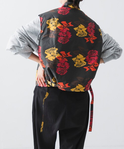 URBAN RESEARCH（アーバンリサーチ）の「COGNOMEN　W.FANTASISTA FLOWER VEST（その他アウター・メンズ・CHARCOAL/ORANGE・Free）」の10枚目の写真