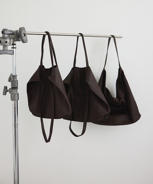ADAM ET ROPE'(アダムエロペ)の「【J'aDoRe・一部店舗限定】【Morphee(モルフェ)】MESSENGER(トートバッグ・レディース・ダークブラウン・F)」の8枚目の写真