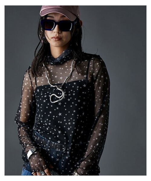 nissen（ニッセン）の「星プリントハイネックプルオーバー（透け素材）＜大きいサイズ有＞GEVS.（Tシャツ/カットソー・レディース・アイボリー/黒・6L/8L/10L）」の4枚目の写真