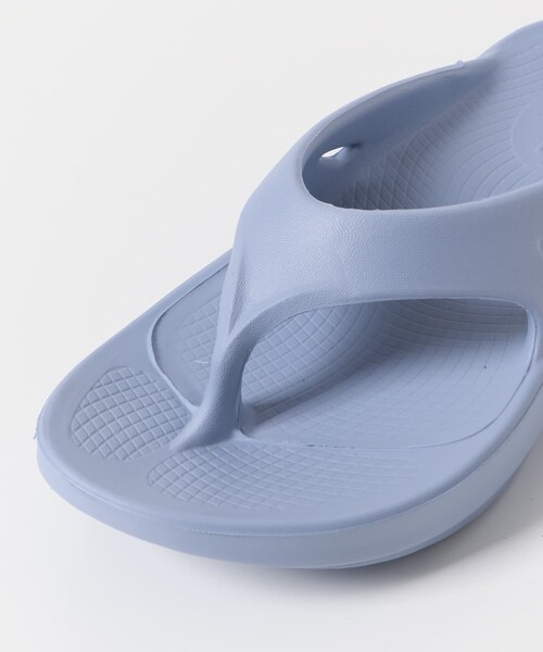 URBAN RESEARCH DOORS（アーバンリサーチドアーズ）の「OOFOS　OOriginal（サンダル・レディース・NeptuneBlu/Black/Nomad/Slate・6/7）」の22枚目の写真
