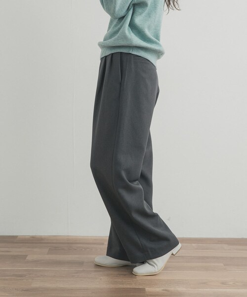 URBAN RESEARCH DOORS(アーバンリサーチドアーズ)の「『UR TECH SMOOTHLUXE』ワイドトラウザー(その他パンツ・レディース・ECRU/CHARCOAL・S/M)」の18枚目の写真