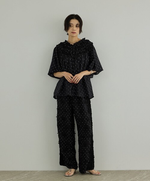 ADAM ET ROPE'(アダムエロペ)の「【WEB先行販売】【crinkle crinkle crinkle】別注ドットコットンブラウス(シャツ/ブラウス・レディース・ブラック系・F)」の5枚目の写真