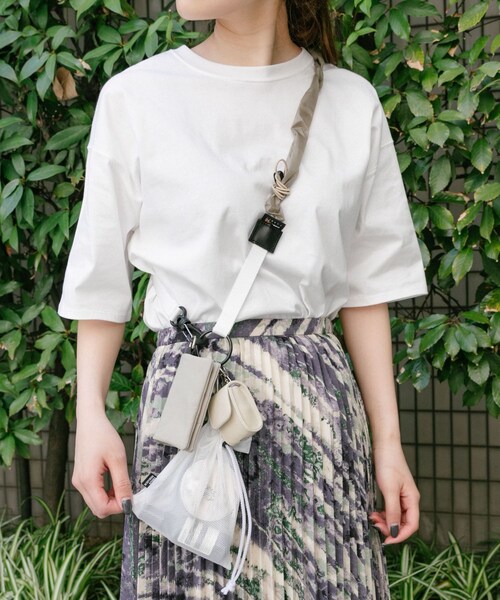 ITEMS URBANRESEARCH（アイテムズ アーバンリサーチ）の「【一部WEB限定カラー】ユーティリティループベルト（ショルダーバッグ・メンズ・BLACKxPPL/BLACK/LEMON/GREIGE/GREIGExWH/BLACKxKHK・one）」の11枚目の写真