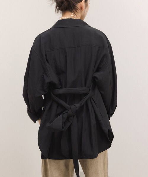 ADAM ET ROPE'（アダムエロペ）の「【一部WEB限定カラー】シャツジャケット（テーラードジャケット・レディース・ブラック/オフホワイト/ダークブラウン・36/38）」の19枚目の写真