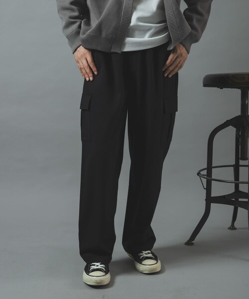ITEMS URBANRESEARCH(アイテムズ アーバンリサーチ)の「TRテーパードクリーンカーゴパンツ(その他パンツ・メンズ・BLACK/OLIVE GRAY/MOCHA BRN・M/L)」の8枚目の写真
