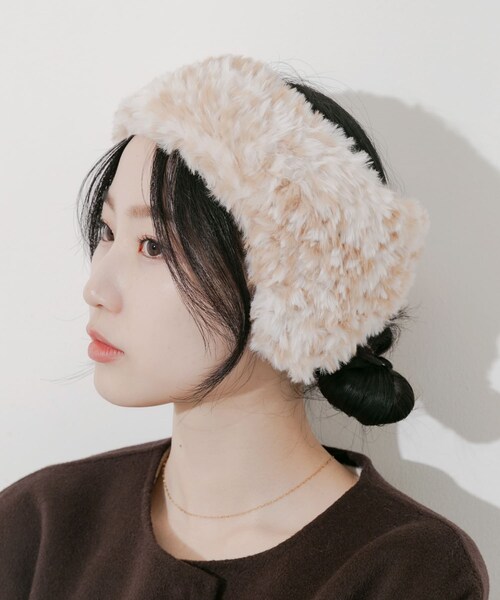 SMELLY（スメリー）の「ファーフラップヘアバンド（ヘアバンド・レディース・GRY/BEG・-）」の2枚目の写真