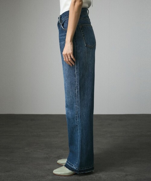 ADAM ET ROPE'(アダムエロペ)の「COTTON USAセミフレアデニム 4(デニムパンツ・レディース・ブルー系/サックス・M/S/XS)」の14枚目の写真