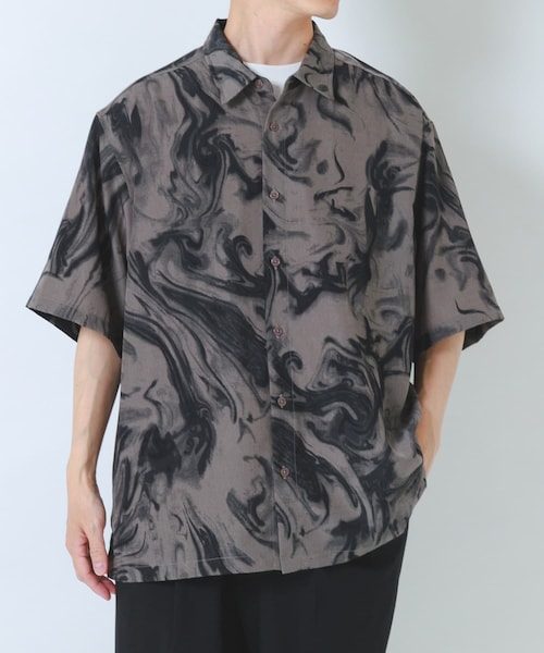 ITEMS URBANRESEARCH(アイテムズ アーバンリサーチ)の「マーブルプリントレギュラーカラーショートスリーブシャツ(シャツ/ブラウス・メンズ・BEIGE/BLACK/WHITE・M/L)」の3枚目の写真