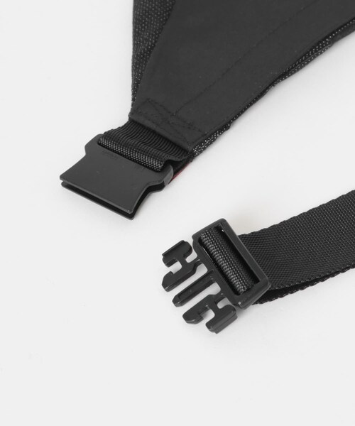 URBAN RESEARCH（アーバンリサーチ）の「ES.1　ULTRA WAIST BAG（ボディバッグ/ウエストポーチ・メンズ・black・Free）」の7枚目の写真