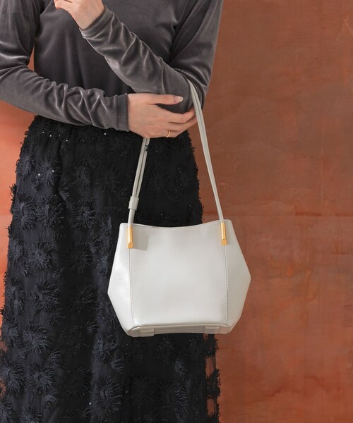 URBAN RESEARCH ROSSO（アーバンリサーチロッソ）の「MARRON BAG（トートバッグ・レディース・goldbrown/softblack/mistywhite・Free）」の5枚目の写真