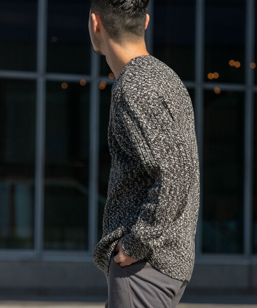 URBAN RESEARCH ROSSO（アーバンリサーチロッソ）の「『WEB限定』『XLサイズあり』スラブリブクルーネックニット（ニット/セーター・メンズ・NAVY/GRAY/BLACK/BROWN・S/M/L/XL）」の8枚目の写真