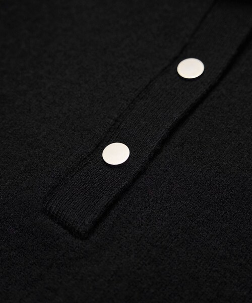 ROPE'(ロペ)の「接結ウールドットボタンハイネックニット/イージーケア(ニット/セーター・レディース・ブラック/レッド/オフホワイト・F)」の13枚目の写真