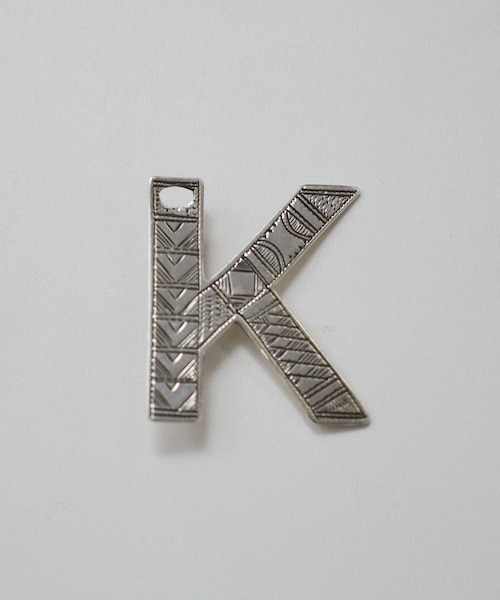 ADAM ET ROPE'（アダムエロペ）の「【TUAREG（トゥアレグ）for SALON】ブローチ&ネックレスK（ブローチ/コサージュ・レディース・シルバー・F）」の5枚目の写真