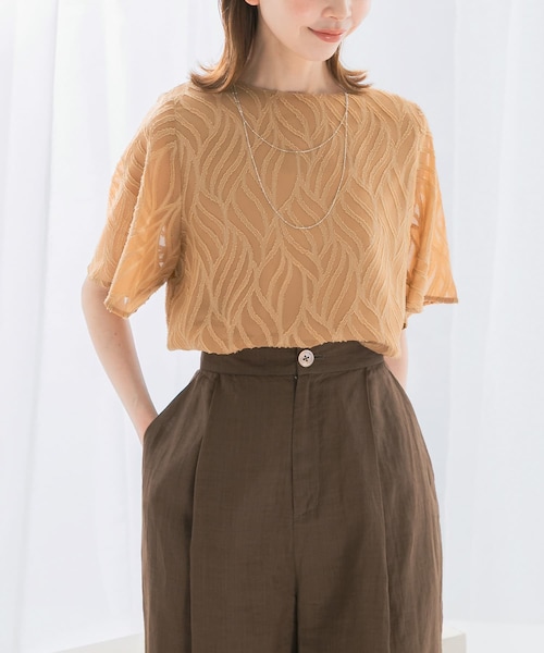 URBAN RESEARCH ROSSO（アーバンリサーチロッソ）の「セミシアーカットジャガードブラウス（シャツ/ブラウス・レディース・OFF WHITE/BLUE/BEIGE/NAVY・FREE）」の2枚目の写真