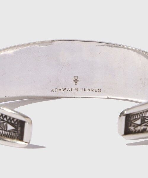 ADAM ET ROPE'(アダムエロペ)の「【Adawat'n Tuareg/アダワット トゥアレグ】Lbhar(バングル/リストバンド・メンズ・シルバー・F)」の6枚目の写真