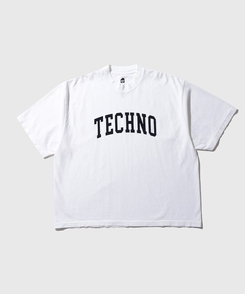 ADAM ET ROPE'（アダムエロペ）の「【ISNESS MUSIC/イズネス ミュージック】TECHNO T-SHIRT FL（Tシャツ/カットソー・メンズ・ブラック系/ホワイト・L/M）」の2枚目の写真