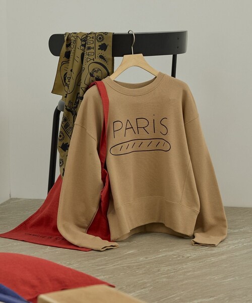 ADAM ET ROPE'(アダムエロペ)の「【Camille de Cussac by SALON】アートプリントスウェット(スウェット・レディース・ホワイト/ホワイト系/ベージュ/ベージュ系・F)」の4枚目の写真
