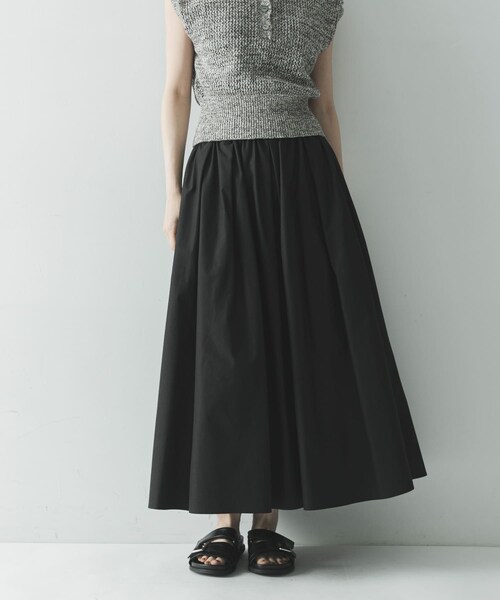URBAN RESEARCH（アーバンリサーチ）の「撥水ギャザーボリュームスカート（スカート・レディース・OFF WHITE/BLACK・Free）」の3枚目の写真