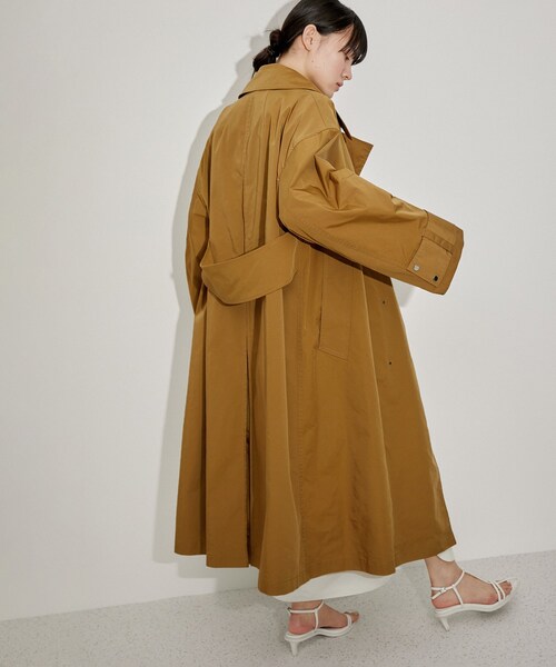 ADAM ET ROPE'（アダムエロペ）の「【サステナブル】バルマカーンコート（ステンカラーコート・レディース・ブラウン/ベージュ・F）」の5枚目の写真