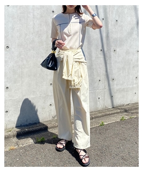 nissen（ニッセン）の「２点セット（ヘンリーネックリブトップス＋ツイル腰巻きパンツ）（Tシャツ/カットソー・レディース・アイボリー+ブラック/ブラック+ブラウン/アイボリー+アイボリー・F）」の2枚目の写真
