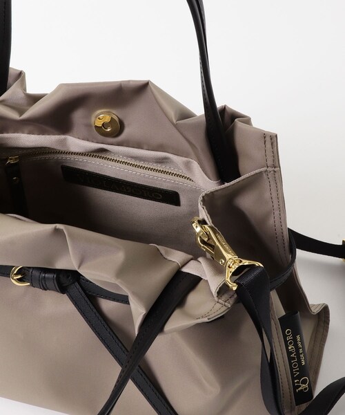 URBAN RESEARCH ROSSO（アーバンリサーチロッソ）の「VIOLAd’ORO　ナイロンドロストトートM（トートバッグ・レディース・BLKBLK/TAUPEBLK・M）」の11枚目の写真