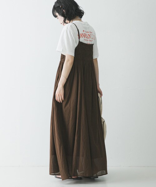 URBAN RESEARCH(アーバンリサーチ)の「コットンギャザーキャミワンピース(ワンピース・レディース・BLACK/BROWN/RED・Free)」の17枚目の写真