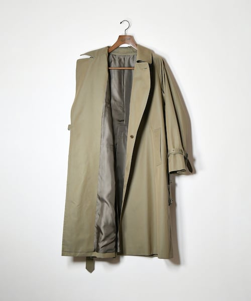 ADAM ET ROPE'(アダムエロペ)の「【blurhms】Gabardine Double Belt Trench Coat(トレンチコート・メンズ・オリーブ・2/3)」の13枚目の写真
