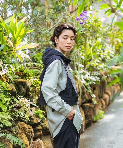 EKAL（エカル）の「『URTECH』ナイロンタッサー ベスト（ベスト・レディース・グラファイト/ネイビー・One）」の21枚目の写真