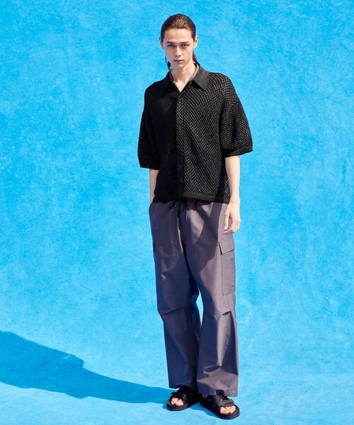 ADAM ET ROPE'（アダムエロペ）の「【ACT/アクト】超軽量 ワイド イージー カーゴパンツ / 速乾 / ストレッチ / イージーケア（カーゴパンツ・メンズ・ブラック/チャコール・L/M）」の10枚目の写真