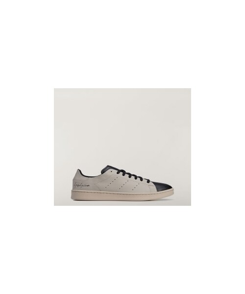 adidas（アディダス）の「Y-3 Stan Smith（シューズ・メンズ・ブラウン・22.5cm/23.0cm/23.5cm/24.0cm/24.5cm/25.0cm/25.5cm/26.0cm/26.5cm/27.0cm/27.5cm/28.0cm/28.5cm/29.0cm/29.5cm/30.0cm/30.5cm）」の3枚目の写真
