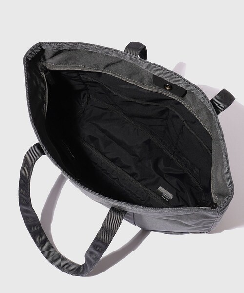 ADAM ET ROPE'（アダムエロペ）の「【MONOLITH/モノリス】TOTE STANDARD S（トートバッグ・メンズ・ブラック/ライトグレー・F）」の13枚目の写真