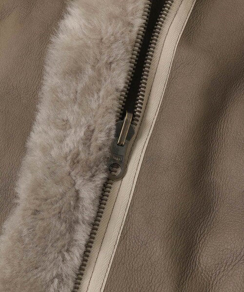 URBAN RESEARCH（アーバンリサーチ）の「YLEVE　MUTON CO∴（ムートンコート・レディース・GREY・1）」の6枚目の写真
