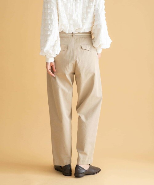URBAN RESEARCH Sonny Label（アーバンリサーチサニーレーベル）の「3/2WORKS ツータックチノパンツ（チノパンツ・レディース・BEIGE/NAVY・S/M/L）」の9枚目の写真