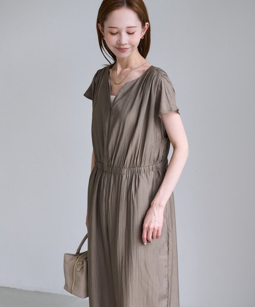 ROPE' PICNIC（ロペピクニック）の「【一部店舗限定】【emur/エミュール】梨地オールインワン（つなぎ/オールインワン・レディース・ブラック/グレー・F）」の18枚目の写真