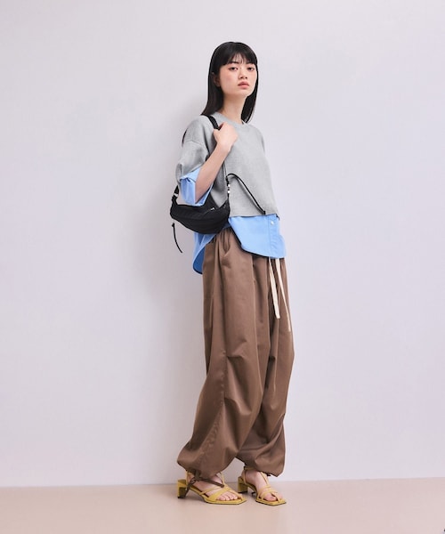 ADAM ET ROPE'(アダムエロペ)の「【WEB限定】シャツコンビニットプルオーバー(ニット/セーター・レディース・ブラック/グレー/ダークブラウン・F)」の7枚目の写真