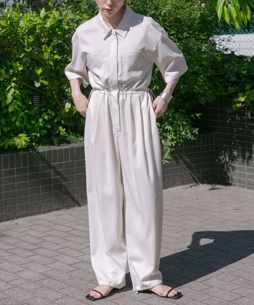 KBF(ケイビーエフ)の「コクーンWIDEジャンプスーツ(サロペット/オーバーオール・レディース・IVORY/L.KHAKI/CHARCOAL・one)」の6枚目の写真
