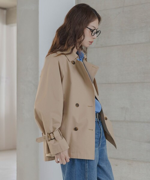 URBAN RESEARCH Sonny Label（アーバンリサーチサニーレーベル）の「撥水ショートトレンチコート（ステンカラーコート・レディース・ベージュ/ネイビー・36/38）」の8枚目の写真