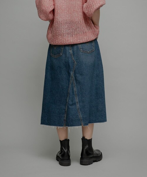 URBAN RESEARCH Sonny Label（アーバンリサーチサニーレーベル）の「Levi’s　HR A-LINE DECON SKIRT（デニムスカート・レディース・H HEART・25/26/27）」の4枚目の写真