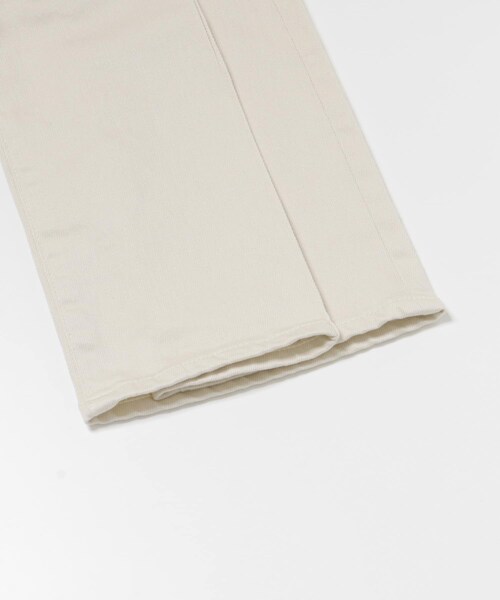 URBAN RESEARCH（アーバンリサーチ）の「KURO　BIG TUCK FLARE DENIM（デニムパンツ・レディース・NAVY/IVORY/BLUE・25/26/27）」の9枚目の写真