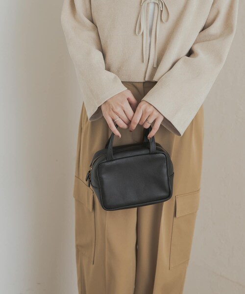 URBAN RESEARCH DOORS(アーバンリサーチドアーズ)の「レザーボストンバッグ(ボストンバッグ・レディース・BLACK/GREIGE・one)」の7枚目の写真