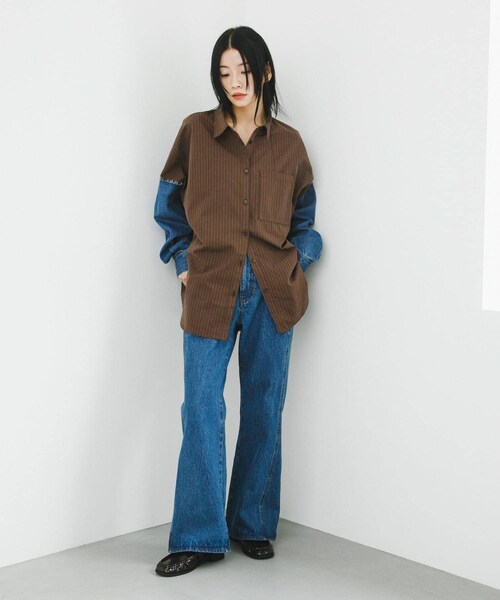 KBF（ケイビーエフ）の「シームポケットフレアデニム（デニムパンツ・レディース・L.BLUE/BLUE/L.BLUE刺繍/BLUE刺繍・36/38）」の11枚目の写真