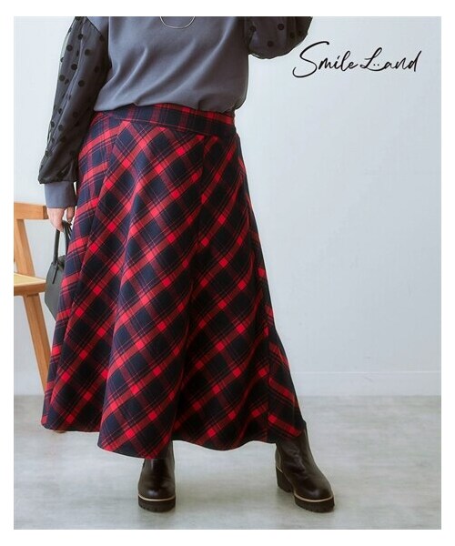 nissen（ニッセン）の「＜大きいサイズ＞Aラインチェックスカート（ゆったりヒップ）（スカート・レディース・赤系/黒系・L/LL/3L/4L/5L/6L/8L/10L）」の2枚目の写真