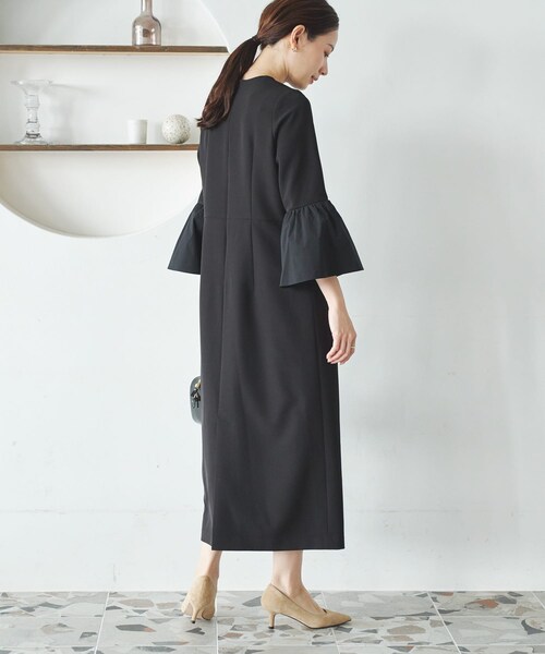 URBAN RESEARCH（アーバンリサーチ）の「フレアスリーブワンピース（ワンピース・レディース・NAVY/BLACK・36/38）」の9枚目の写真